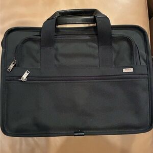 Tumi Black Briefcase/laptop bag for Men/Women 16 x 12 x 3 never used like new
